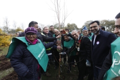 Dignitaries-plant-a-Peace-Tree-together